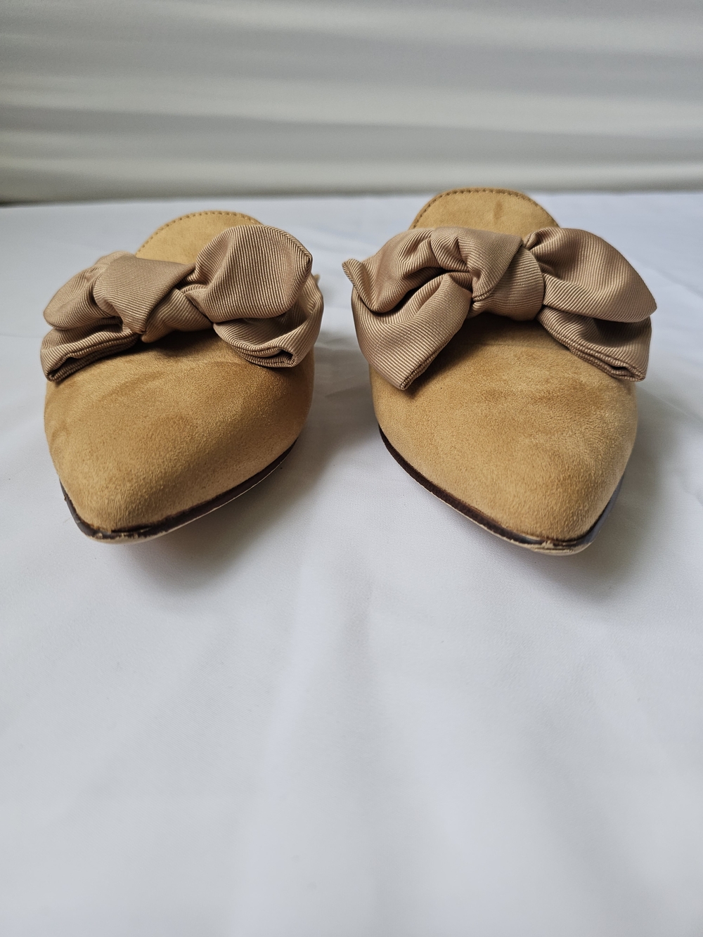 Rilista Khaki Suede Pointed Toe Bow Mules - Size 10 - Picture 16 of 17